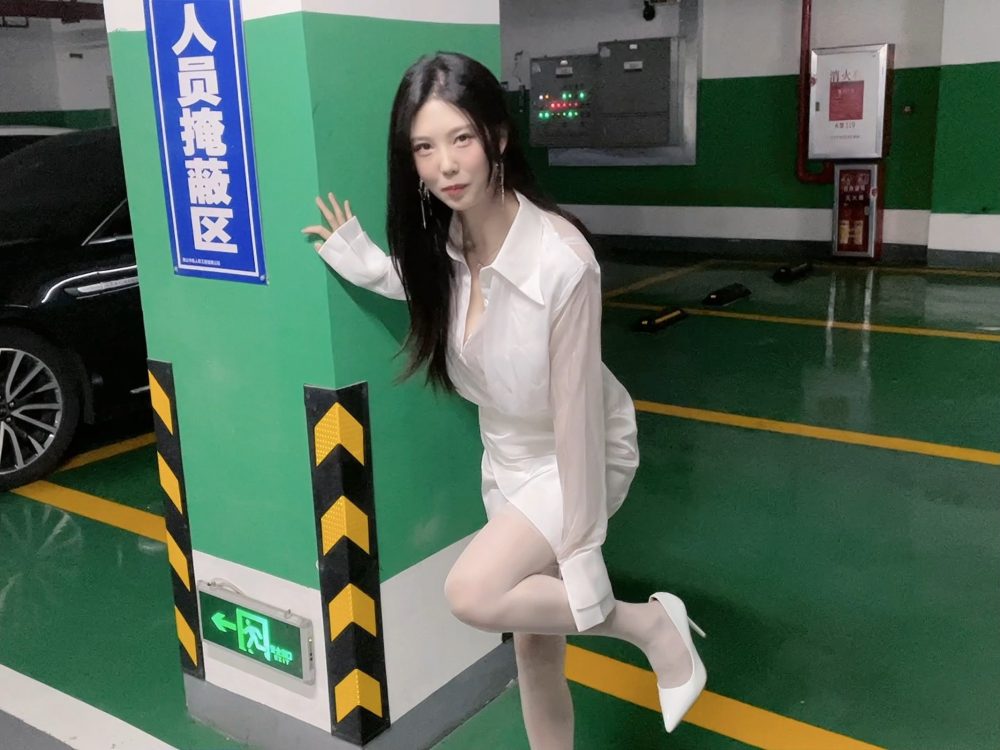 [自购资源] 抖娘利世 – 拜金女遇土豪 [1V/605MB]