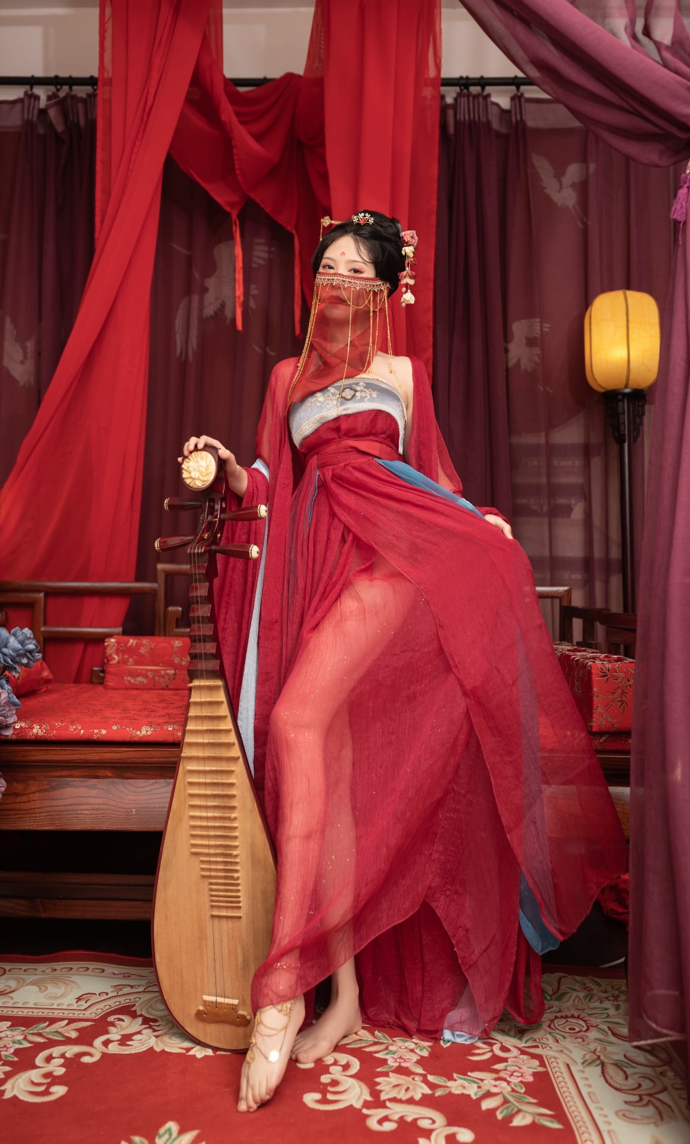 [自购资源] 抖娘利世 – 花魁献曲(新年特辑) [71P/998MB]