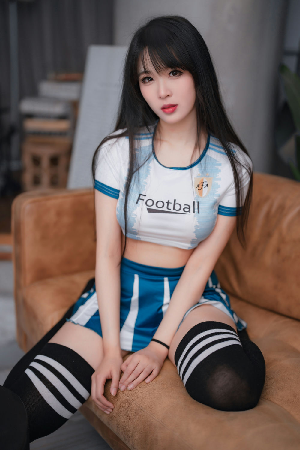 轩萧学姐 – 足球宝贝 [54P+1V/242MB]