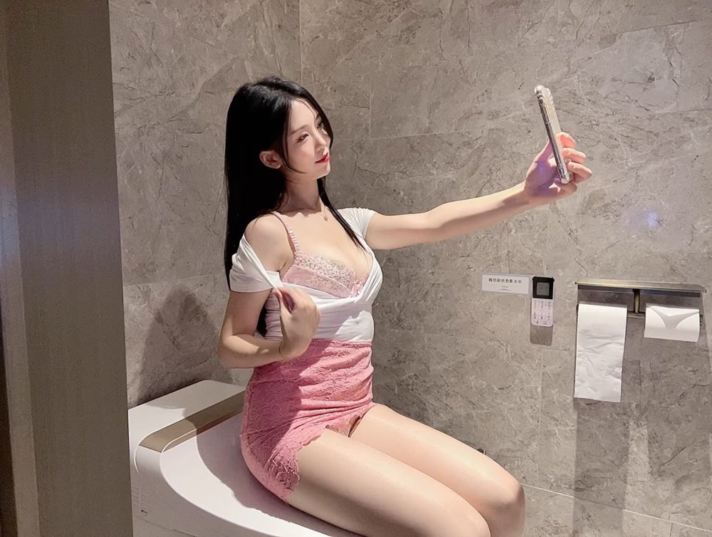 [自购资源] 抖娘利世 – 公司团建 [1V/496MB]