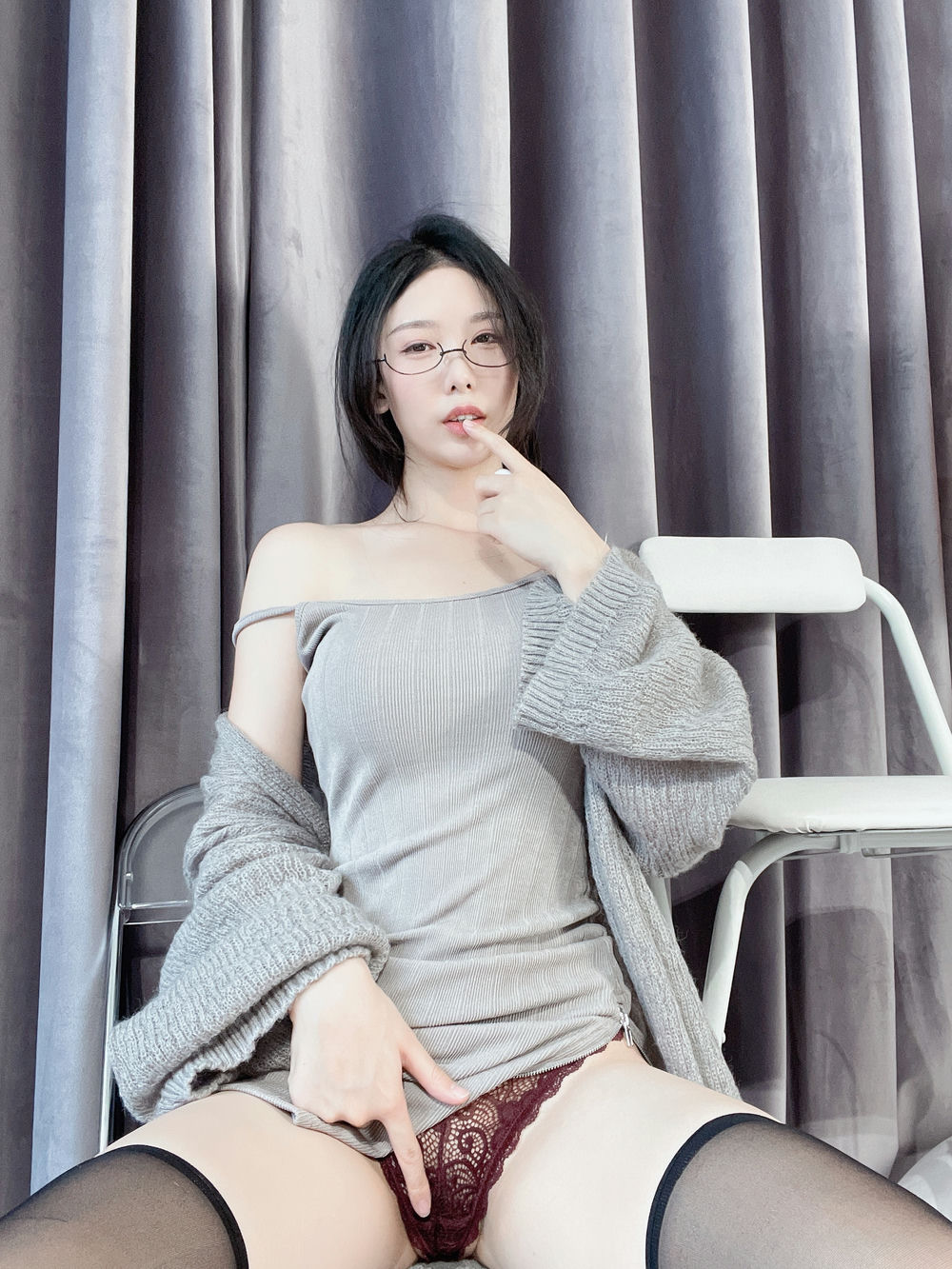 [自购资源] 抖娘利世 – 宅女 [40P+1V/304MB]