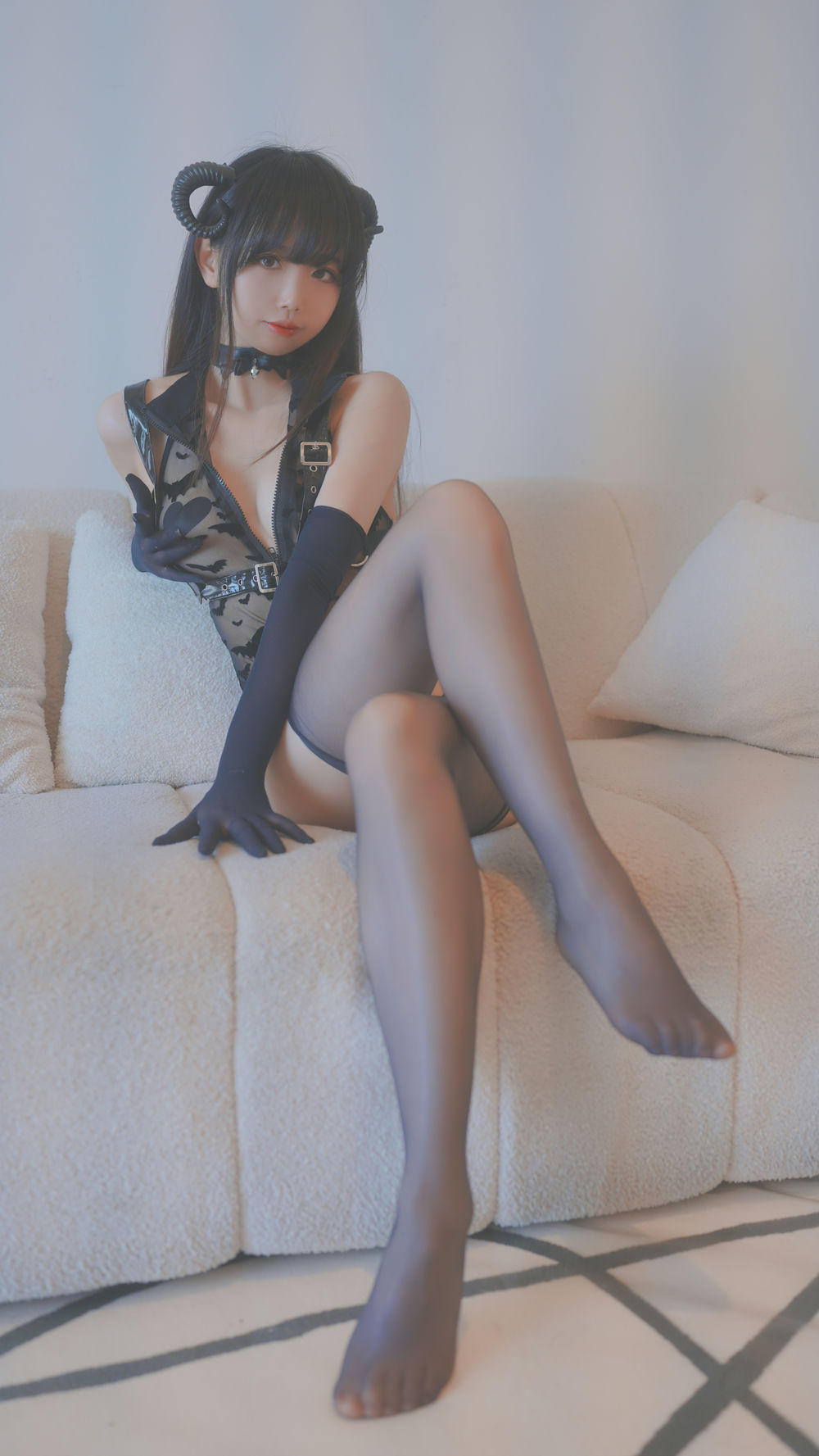 雪琪 – 小恶魔透视装 [50P+1V/784MB]