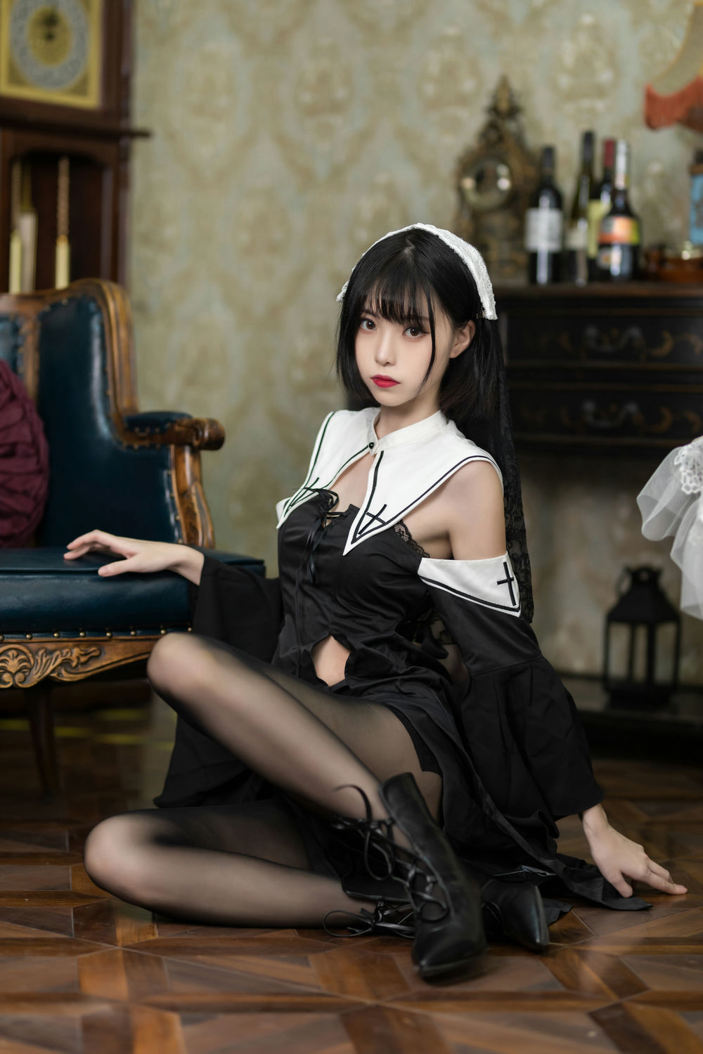 许岚LAN – 暗黑修女 [40P/647MB]