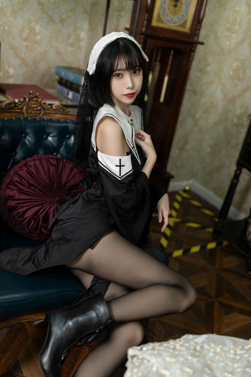 许岚LAN – 暗黑修女 [40P/647MB]