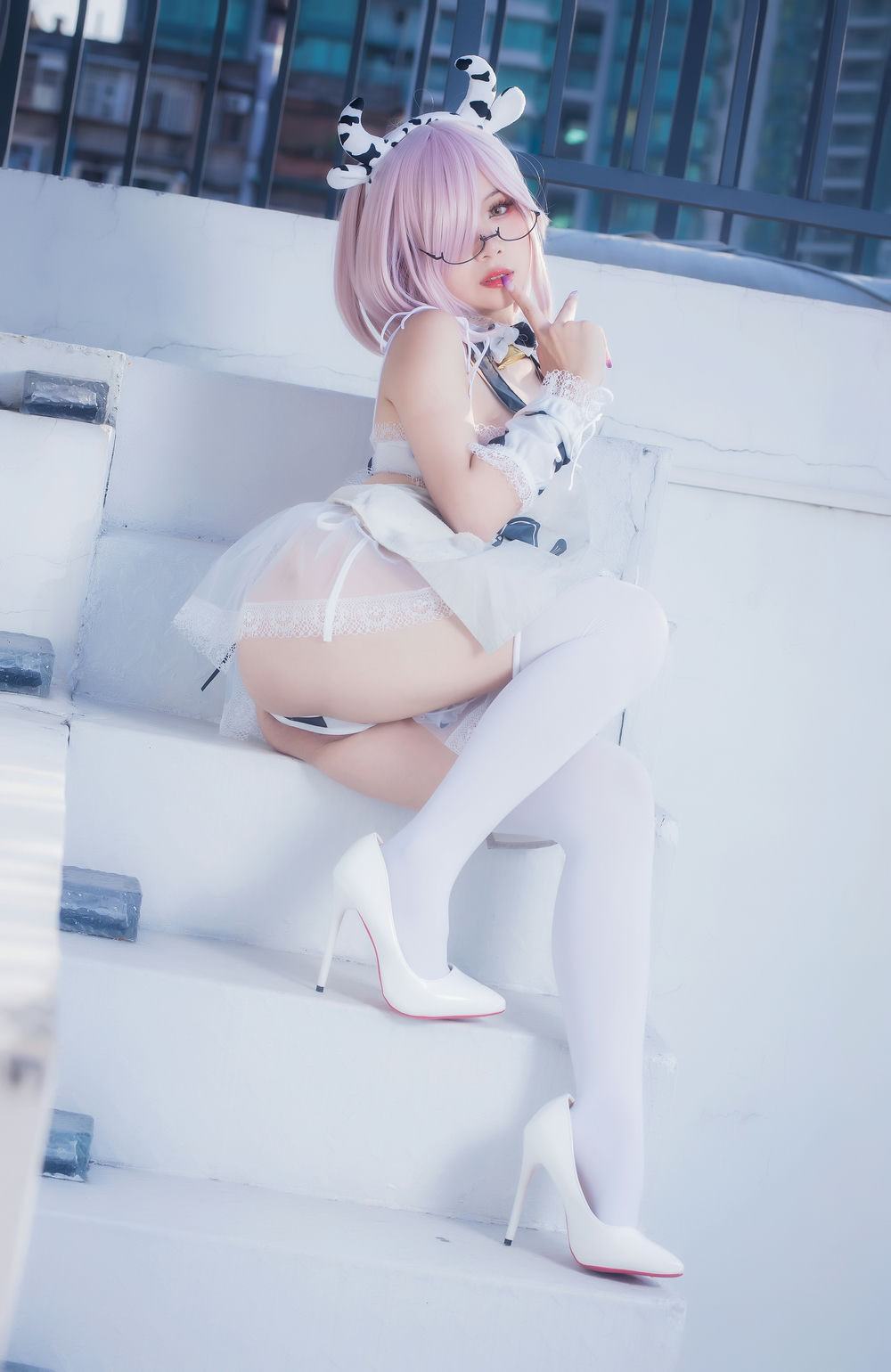 末夜787 – 牛牛厨娘 [64P+4V/1.64GB]