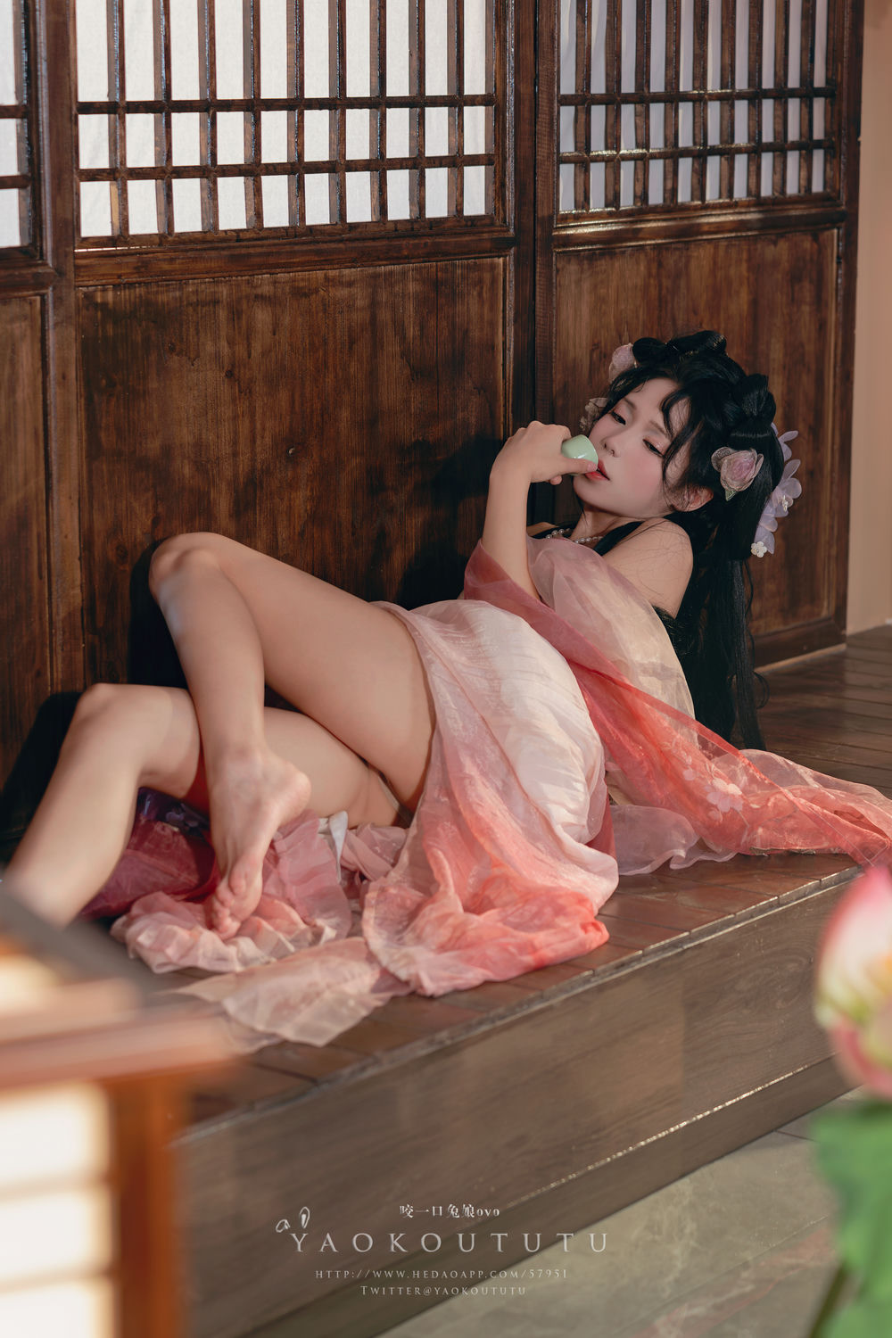 咬一口兔娘ovo – 醉倒荷塘边+游园惊梦 [49P+1V/1.12GB]