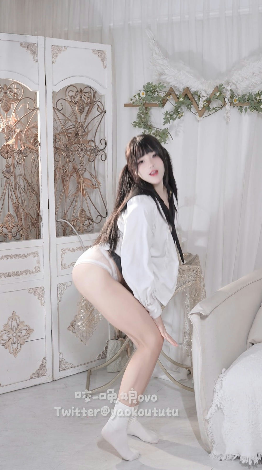 咬一口兔娘ovo – Excuse me [1V/419MB]