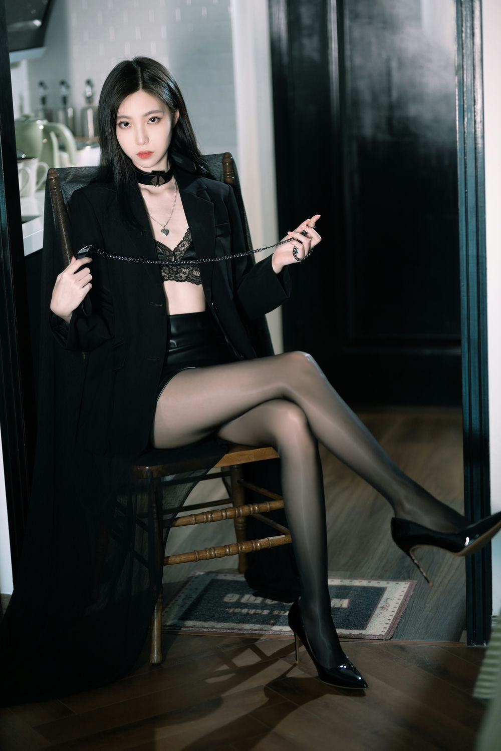 许岚LAN – 黑丝西装 [40P/765MB]